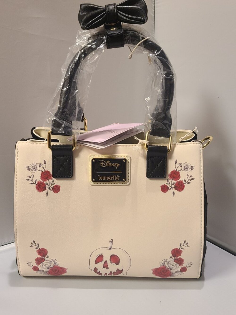 NWT Loungefly Snow White Roses Tote Crossbody Bag - Picture 6 of 10